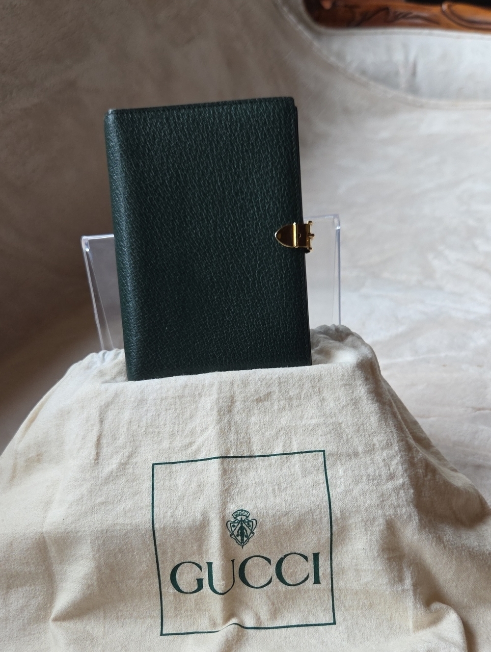 Gucci Forest Green Pebbled Leather Mini Notebook/Passport Holder with Gold Clasp - Picture 2 of 7
